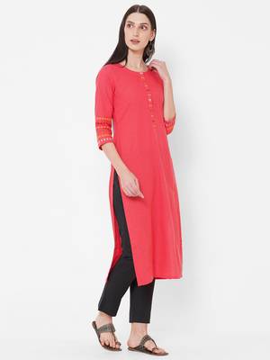 Cotton kurta with embroidery on sleeves 3