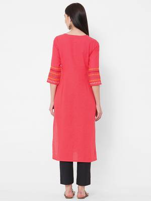 Cotton kurta with embroidery on sleeves 4