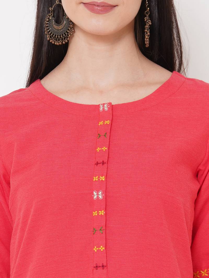 Cotton kurta with embroidery on sleeves