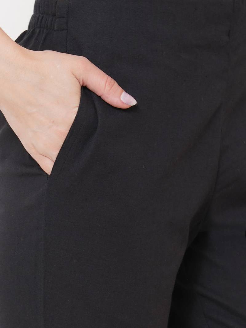 Cotton kurta with embroidery on sleeves