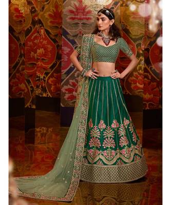 green handloom silk lehenga with resham and zari work having light green net embroidered dupatta 2