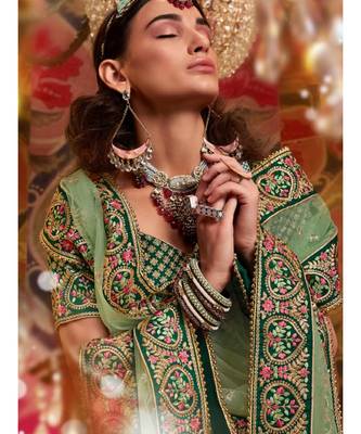 green handloom silk lehenga with resham and zari work having light green net embroidered dupatta 4