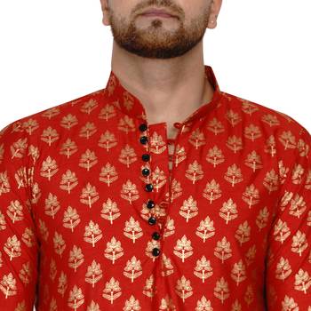 Red printed banarasi men-kurtas 5
