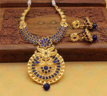 Blue agate necklaces 1