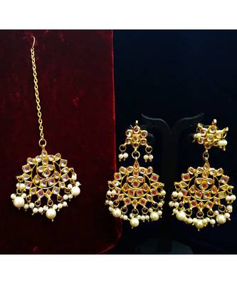 Transparent Colored Kundan Stone Studded Designer Choker Set 3