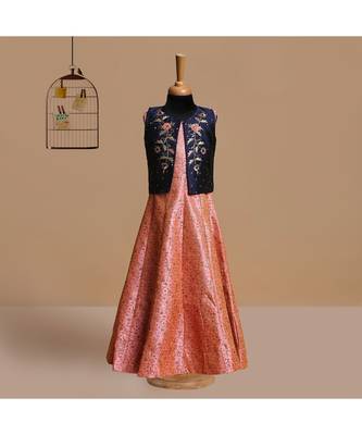 silk_blend blue embroidered   Gown and   Jacket 4