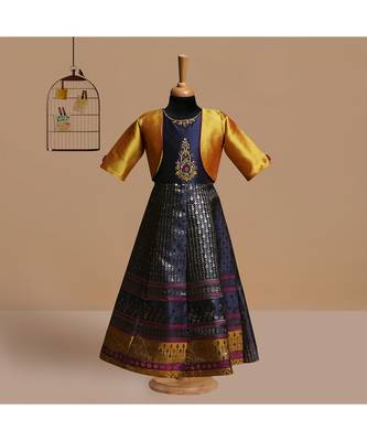 silk_blend blue embroidered   Gown and   Jacket 4