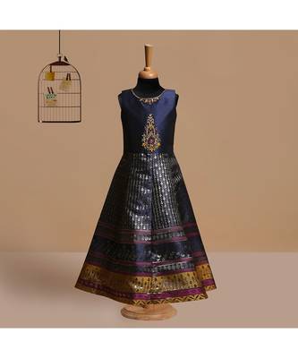 silk_blend blue embroidered   Gown and   Jacket 6