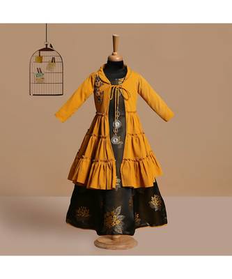 silk_blend gold embroidered   Gown and   Jacket 4