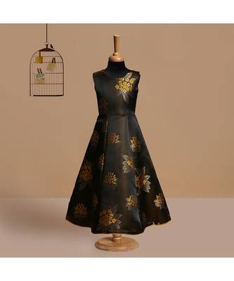 silk_blend gold embroidered   Gown and   Jacket 6