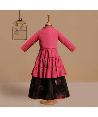 silk_blend pink embroidered   Gown and   Jacket 2