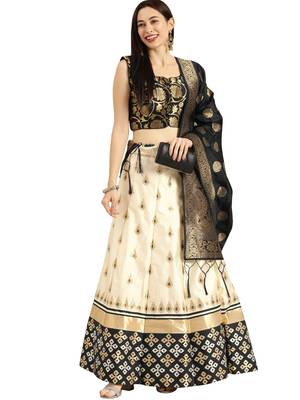 Women Cream Woven Zari Silk Blend Semi Stitched Lehenga 3