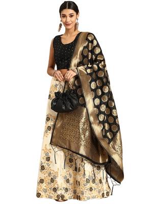 Women Cream Woven Zari Silk Blend Semi Stitched Lehenga 3