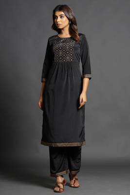 Black plain crepe ethnic-kurtis 1