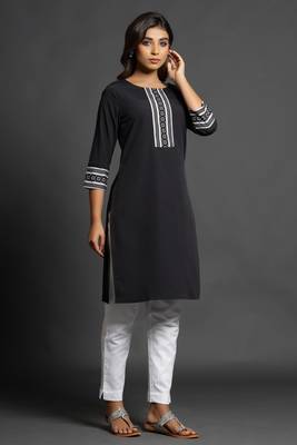 Black plain crepe ethnic-kurtis 3