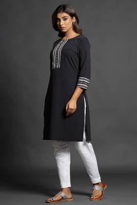 Black plain crepe ethnic-kurtis 4