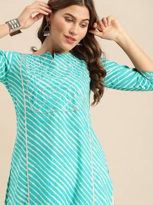Turquoise Blue & White Leheriya Printed Paneled Kurta 4