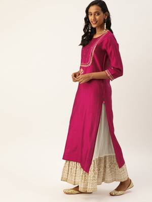 Women Magenta & Gold Toned Yoke Design Straight Kurta 3
