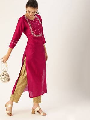 Women Magenta & White Embellished Straight Kurta 2