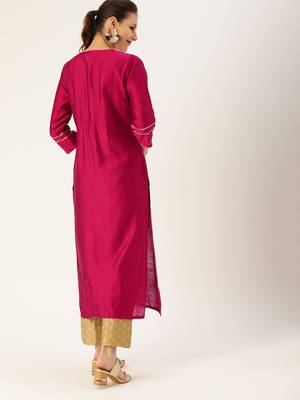Women Magenta & White Embellished Straight Kurta 3