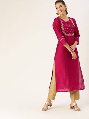 Women Magenta & White Embellished Straight Kurta 4