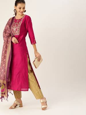 Women Magenta & Beige Embroidered Straight Kurta 1