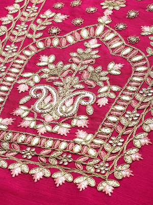 Women Magenta & Beige Embroidered Straight Kurta 4