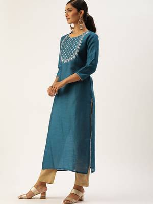 Women Teal Blue Yoke Design Straight Kurta With Sequins 2