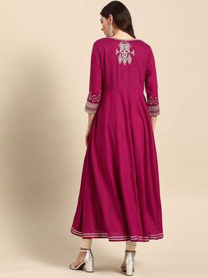 Women Magenta Pink Embroidered Anarkali Kurta 3