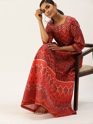 Women Maroon & White Printed Styled Back Anarkali Kurta 1