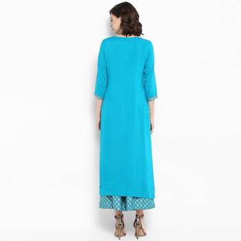Women Blue & Golden Printed Straight Kurta 3