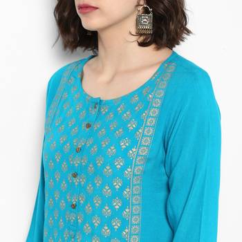 Women Blue & Golden Printed Straight Kurta 4