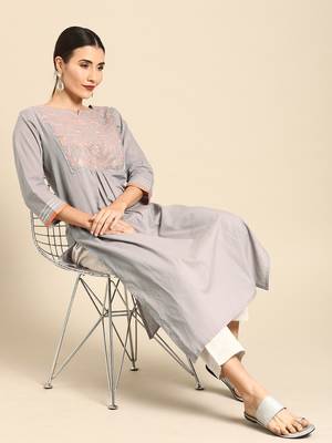 Grey Embroidered Straight Kurta 3