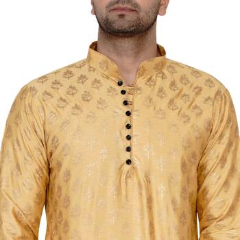 Gold printed banarasi dhoti-kurta 5
