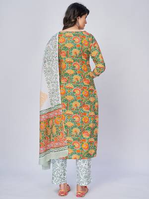 Women's Printed & Sequience Work Straight Cotton Green Kurta With Pant & Dupatta 2