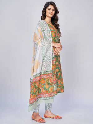 Women's Printed & Sequience Work Straight Cotton Green Kurta With Pant & Dupatta 4