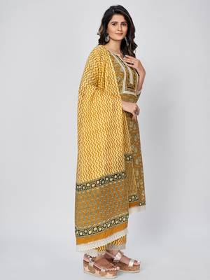Women's Printed & Lace work Straight Cotton Musterd Kurta With Pant & Dupatta 3