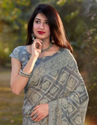 Grey woven cotton silk saree with blouse 3