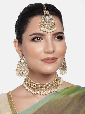 Traditional Kundan & Pearl Studded Choker Necklace Jewellery Set For Women  1