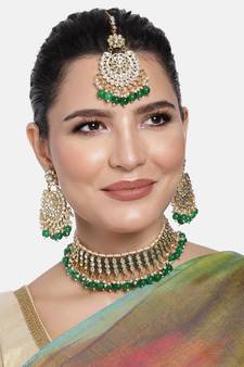 Traditional Kundan & Pearl Studded Choker Necklace Jewellery Set For Women (K7201G)