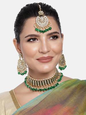 Traditional Kundan & Pearl Studded Choker Necklace Jewellery Set For Women  1