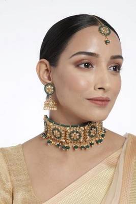Traditional Kundan Pearl Choker Necklace Set with Earrings & Maang Tikka For Women (K7095G) 1