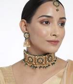 Traditional Kundan Pearl Choker Necklace Set with Earrings & Maang Tikka For Women (K7095G)