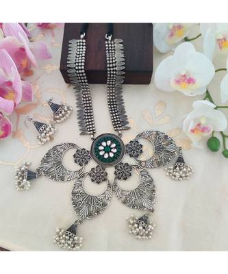 Green Stone Necklace Set 1