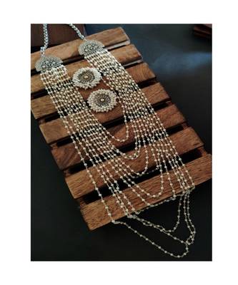White Pearl Chain Necklace With Dual Tone Stud 2