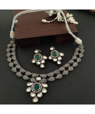 Green And White Necklace Set 1