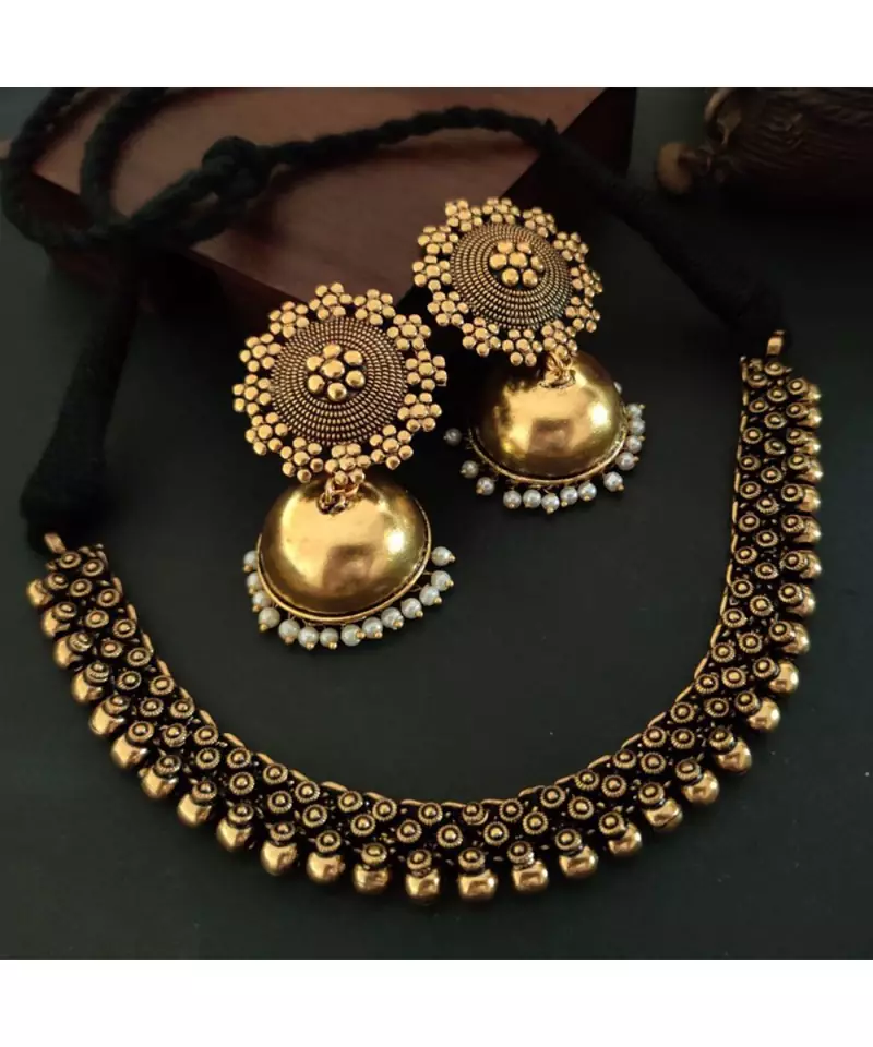 Golden Necklace With Jhumka