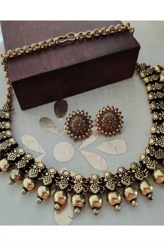 Golden Kolhapuri Necklace Set