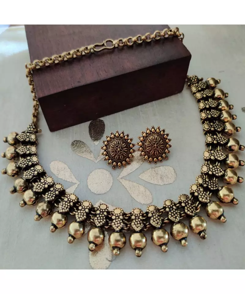 Golden Kolhapuri Necklace Set