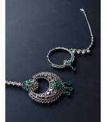 Green and White Maangtika